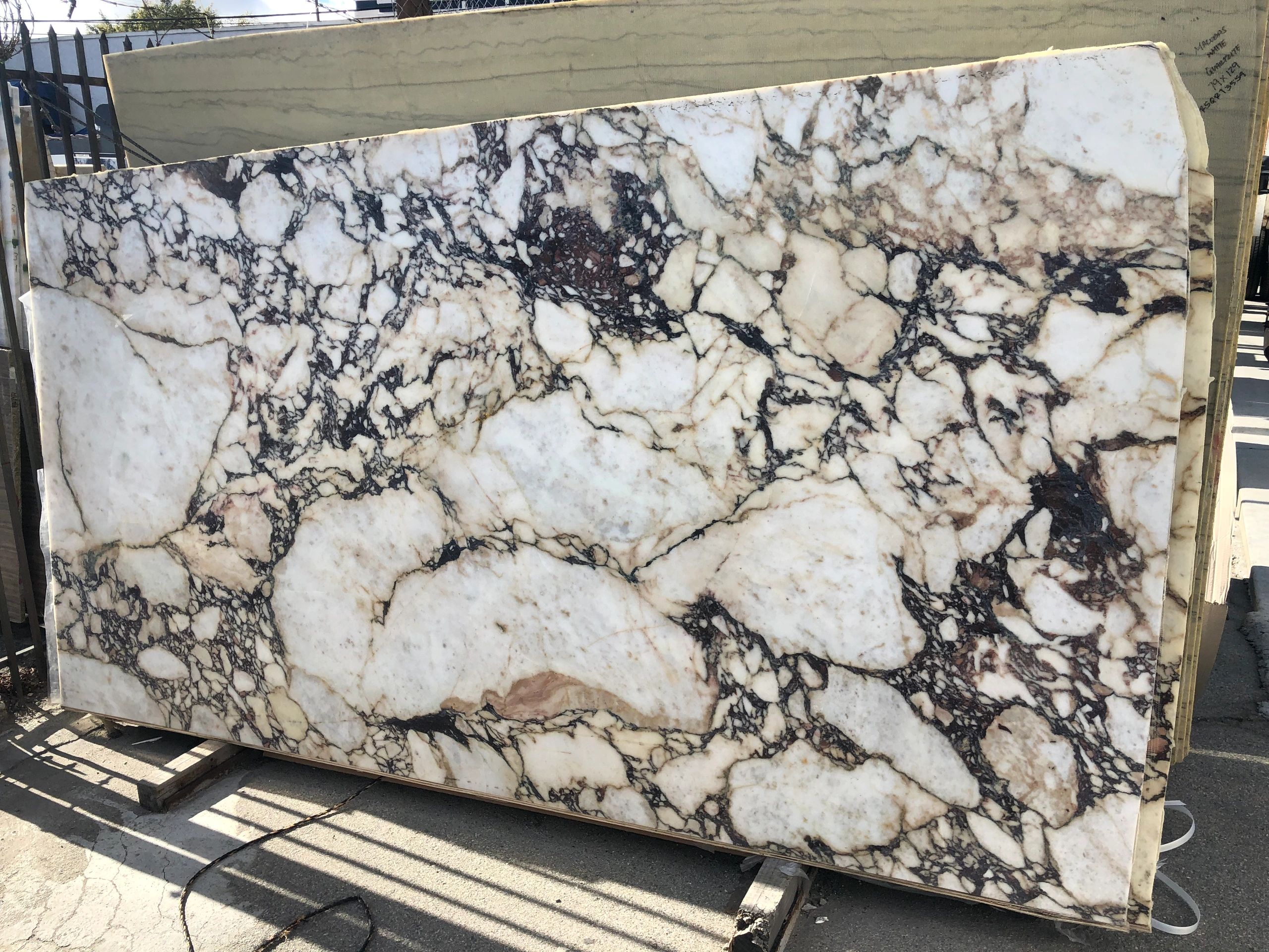Marble slab sales in Los Angeles